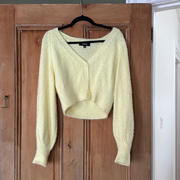Yellow Crop Sweater - Picture 1 of 3